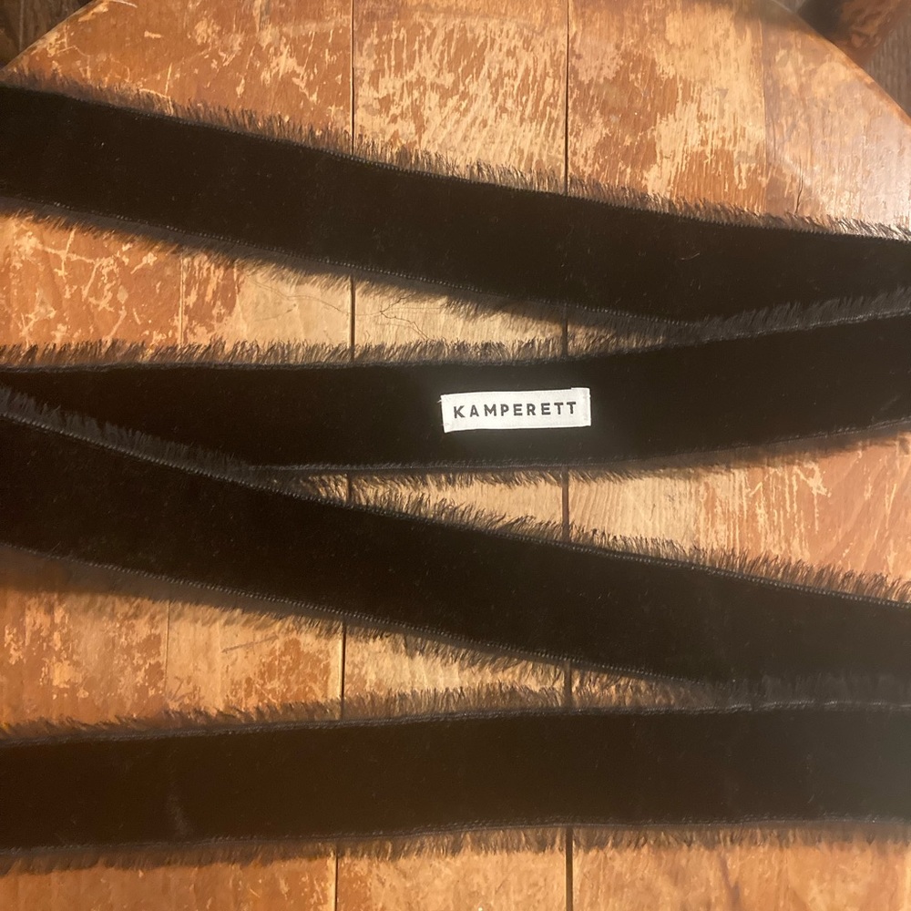 Kamperett Velvet Neck Tie
